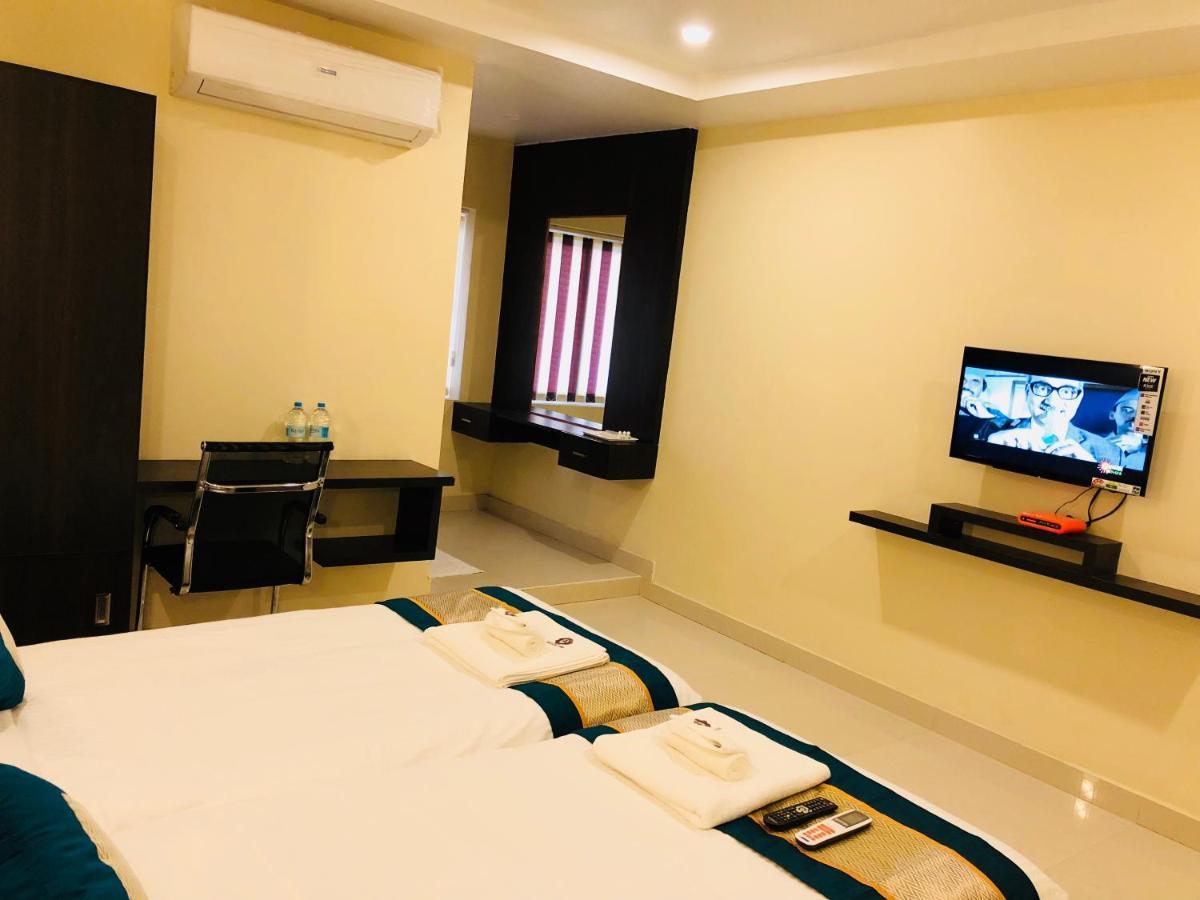 Hotel Fortune M R Grands Suluru ภายนอก รูปภาพ