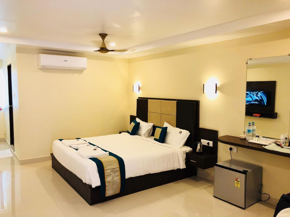 Hotel Fortune M R Grands Suluru ภายนอก รูปภาพ