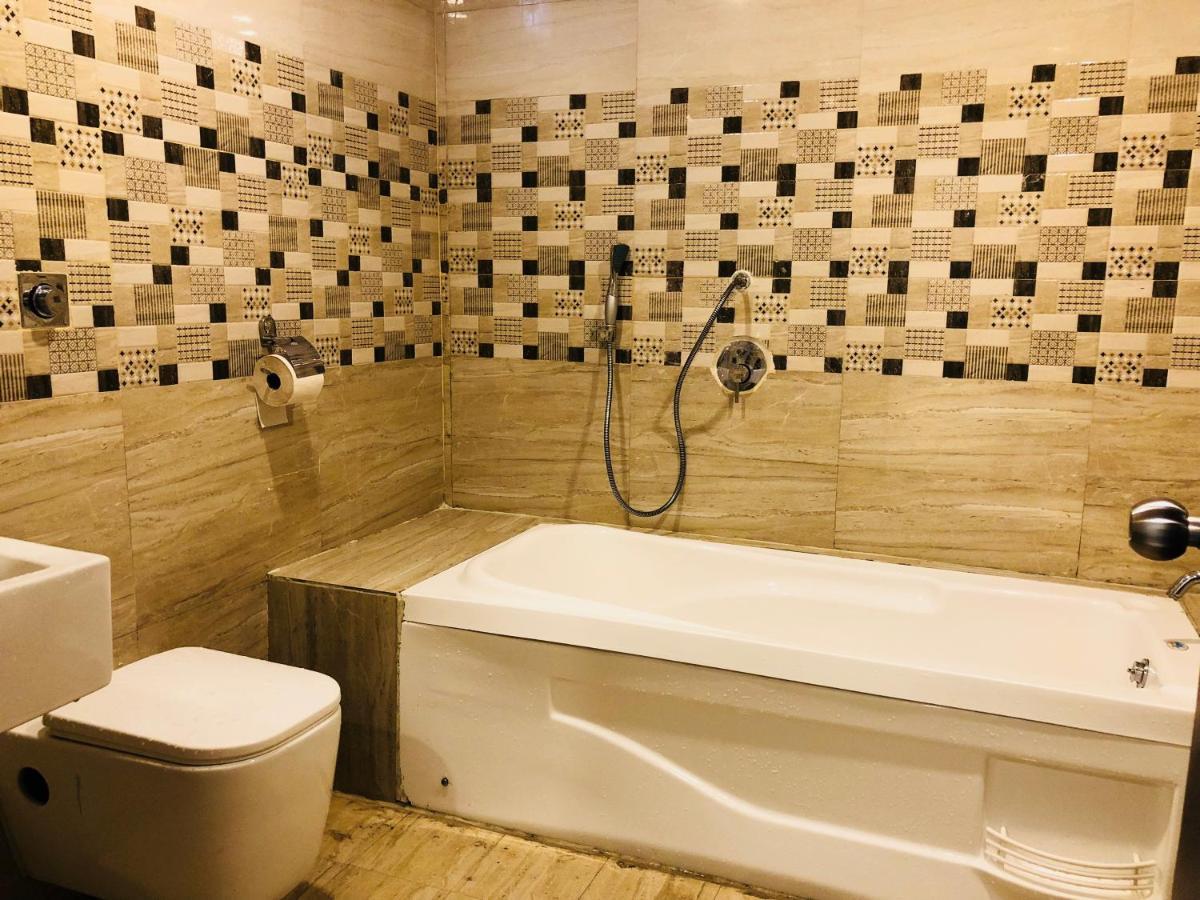 Hotel Fortune M R Grands Suluru ภายนอก รูปภาพ